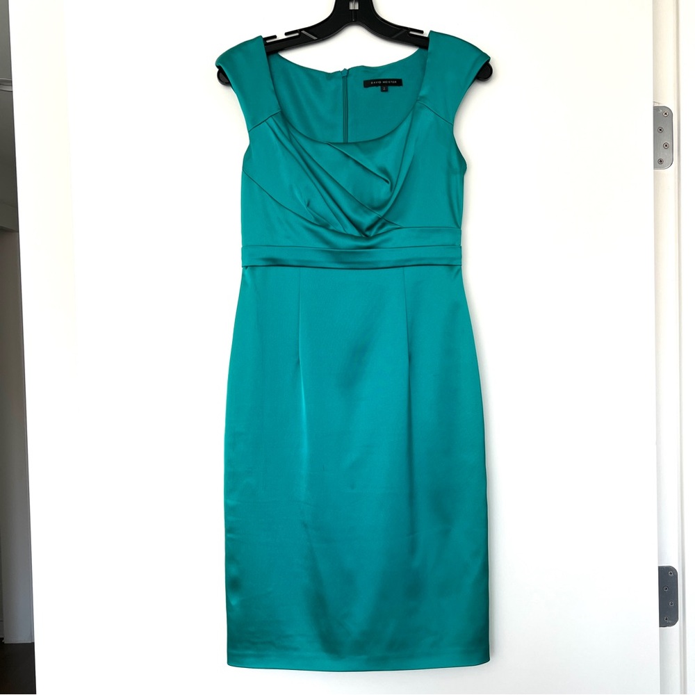 David Meister Satin Green Sheath Dress